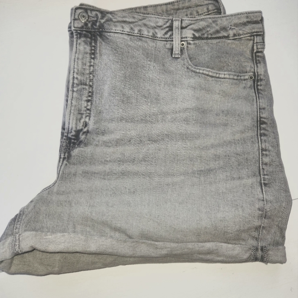 NWOT Old Navy Gray OG Strait Denim Jean Shorts Size 26